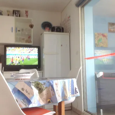 شقة D'une A Plage A 50 M De La Plage Avec Vue Sur La Mer Terrasse Et Wifi *