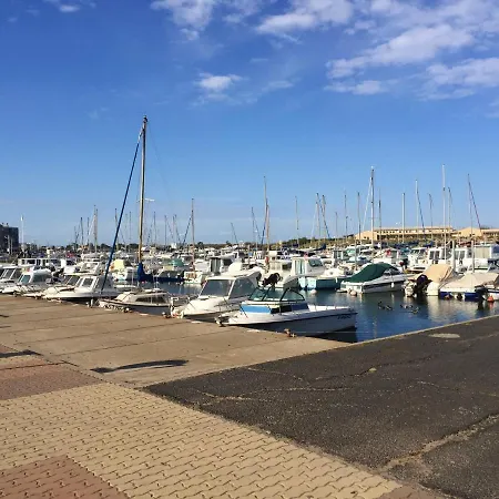 D'une A Plage A 50 M De La Plage Avec Vue Sur La Mer Terrasse Et Wifi شقة