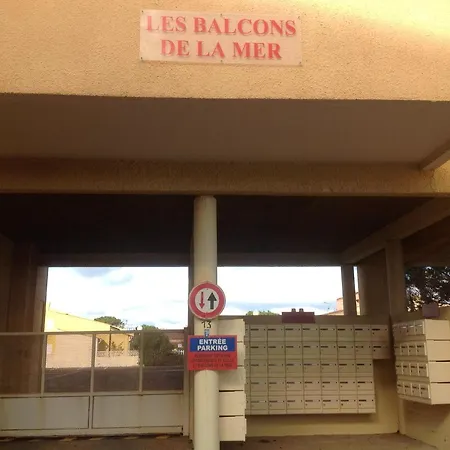 D'une A Plage A 50 M De La Plage Avec Vue Sur La Mer Terrasse Et Wifi شقة *